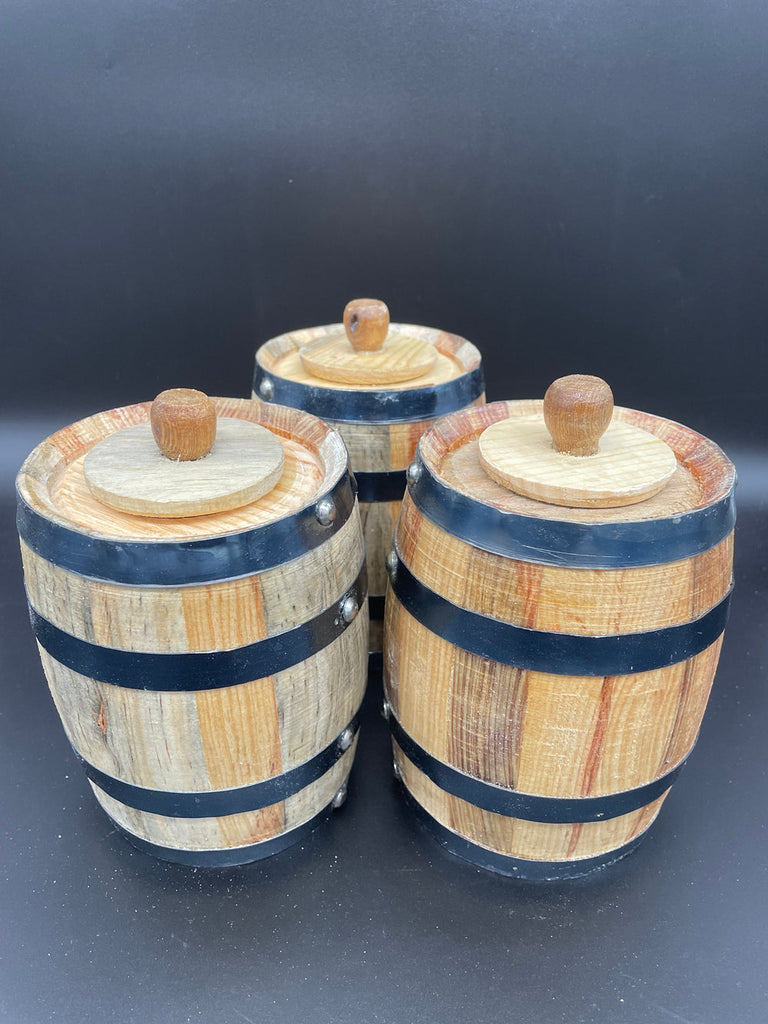 wood barrel with lid